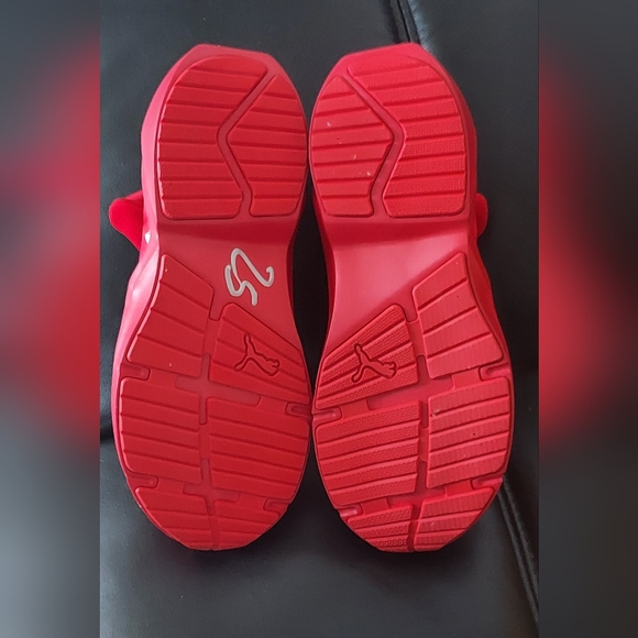 Women's PUMA Fierce 2, NWOT, Red Sneakers - Picture 11 of 11